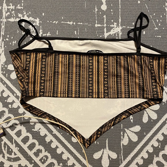 💥3/$25💥 SHEIN Size L Bandana Shirt - Picture 3 of 3